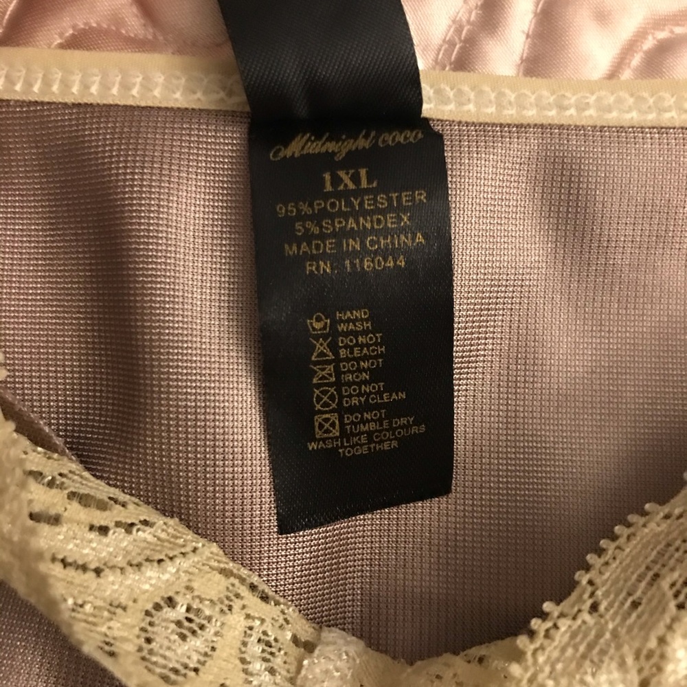 𝑀𝐼𝐷𝑁𝐼𝐺𝐻𝑇 ᑕOᑕO ♡︎ 𝐿𝑂𝑈𝑁𝐺𝐸𝑅𝐼𝐸 𝑆𝐸𝑇 - Picture 13 of 16